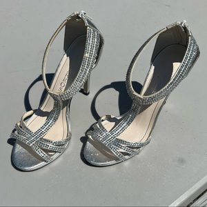 Caparros Heels. Size 7. NWT.